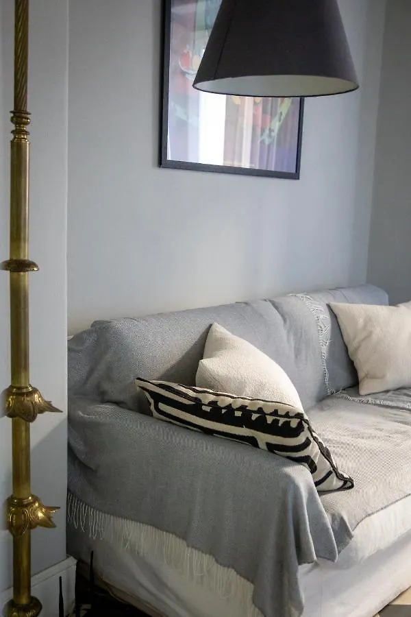 Modern Magnoli View In Ponte Vecchio Apartment Florence Italy