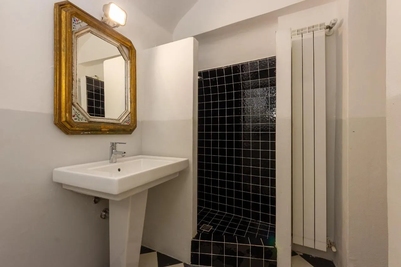 Modern Magnoli View In Ponte Vecchio Apartment Florence